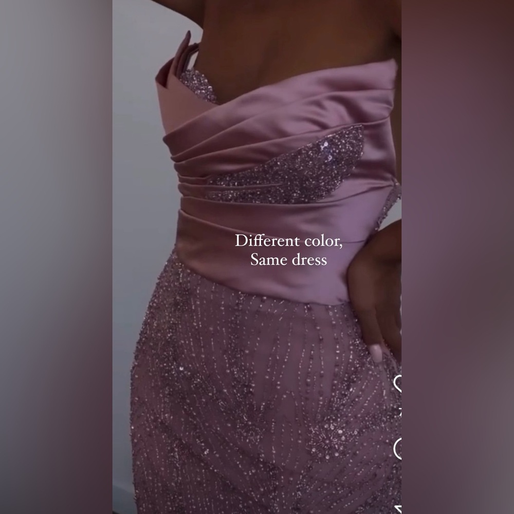 Custom Strapless Gold gown - Picture 4 of 5